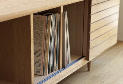 拘り抜いた特注レコード台